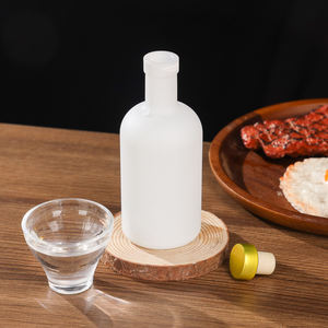 Échantillon gratuit 100 ml Bouteille de vin en verre peinte et sérigraphiée écologique Bouteilles vides en vente <span class=keywords><strong>Vodka</strong></span> <span class=keywords><strong>française</strong></span> Tequila Gelée en vrac - Product Image 3