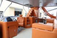 Bateau en aluminium marin de luxe à double pont avec cuisine et salle de bain pour le divertissement familial sur le lac, la mer et les sports nautiques