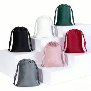 Sacs à cordon en velours personnalisés pour bijoux et écouteurs, anti-poussière, imprimés, vente en gros, pochettes noires - Product Image 4