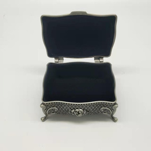 Металлическая шкатулка с золотым покрытием - Product Image 3