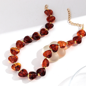 <span class=keywords><strong>Collana</strong></span> Girocollo alla Moda 2026 Nuova Collezione Dolce per Feste, con Cuore in <span class=keywords><strong>Ambra</strong></span> Acrilica Sfaccettata, per Donne e Ragazze - Product Image 3