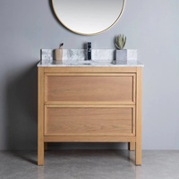 Meuble-lavabo de salle de bain sur mesure en bois naturel, design shaker fin, plan de travail en quartz avec lavabo simple, unité de meuble autoportante