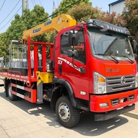 Grue mobile hydraulique Dongfeng 4x4 de 5 tonnes montée sur camion, grue télescopique pour levage de véhicules