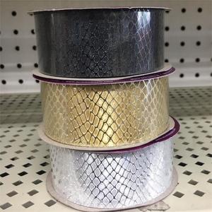 Rollos de cinta de purpurina premium de 1-3/8 pulgadas para fondos de coronas de regreso a casa y cadenas, cinta metálica con patrón de cubo 3D para artesanos - Product Image 1