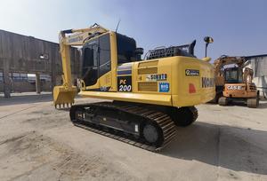 Pelleteuse sur chenilles d'occasion de 20 tonnes KOMATSU à pc200-8 d'occasion de haute qualité - Product Image 4