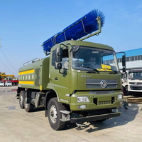 Camion de nettoyage de panneaux solaires 6x6 pour fabricants, véhicule mobile de nettoyage de panneaux photovoltaïques pour traversée de routes