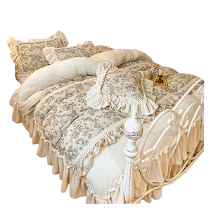 Set Copripiumino Moderno Eco-Friendly in Velluto Corallo con Motivo Floreale Pastorale Francese, Copripiumino con Balze in Pizzo da Principessa e Sottolletto a Balze Stile Fatato - Product Image 5