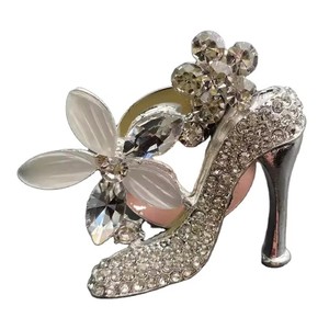 Y-1107 Decoración Interior para Auto, Clip de Cristal con Forma de Zapato y Pedrería para la Ventilación del Auto, Aromatizante para Auto, Clip para Perfume - Product Image 2