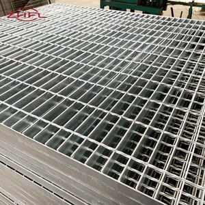 Grille carrée en acier allié durable - Anti-corrosion, résistante à l'eau et au feu pour couvercle de grille de drainage de passerelle et escalier - Product Image 1