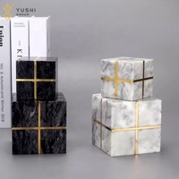 YUSHI Serre-livres modernes en marbre naturel, avec incrustations de laiton, cube géométrique, presse-papiers, objet décoratif en pierre pour bureau et décoration intérieure