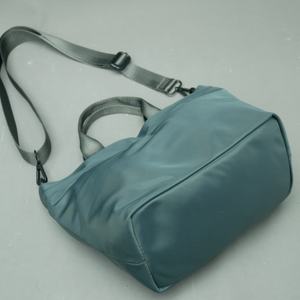 Service de développement et de conception de sacs fourre-tout en nylon et de sacs à main pour hommes sur mesure ODM OEM, solutions de sacs souples personnalisés pour votre vision unique - Product Image 5