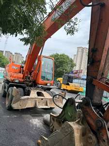 Excavatrice multifonctionnelle sur chenilles originale de la Corée DOOSAN DH210W-7 Hyundai à haut rendement en bon état d'occasion en vente - Product Image 3