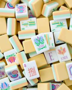 Juego de Mahjong Sorbet, Fichas Acrílicas de Cuatro Capas de Color Amarillo Claro para Amigos del Mahjong Americano, Personalizado para Fiestas, Venta al por Mayor y al Detal - Product Image 1