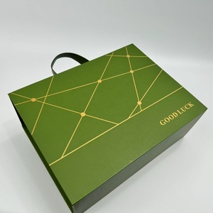 Caja de Regalo de Cartón Rígido con Cierre Magnético de Lujo y Logotipo Personalizado, con Revestimiento UV, Forro de Esponja y Asa de Transporte - Product Image 5