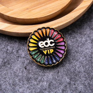 Badges métalliques personnalisés de forme irrégulière, épingles de revers en émail, sans nickel, type boucle, cadeaux d'affaires - Product Image 2