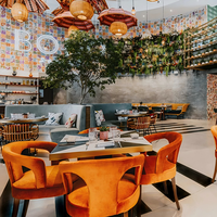 Canapé d'angle rond de luxe pour restaurant occidental avec table et chaises, en tissu, pour hôtel, design moderne et écologique