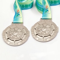Médailles de marathon en métal doré antique personnalisables en gros - Récompenses sportives de course à pied avec des designs 100 % sur mesure