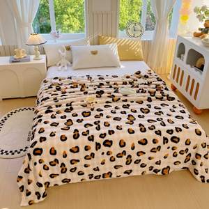 Couverture en peluche douce et moelleuse à prix avantageux pour canapé, chambre à coucher, salon - Product Image 4