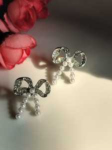 Style moderne de haute qualité plaqué argent fait à la main petit nœud en forme de goujons boucle d'oreille fausses perles strass à prix raisonnable pour - Product Image 5