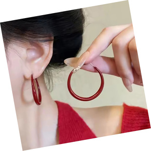 Argent Aiguille Goutte Huile Rouge Pigment Oreille Cercle Europe Boucles D'oreilles Exagérées Personnalité Émail Cuit Cerceau Rouge - Product Image 6