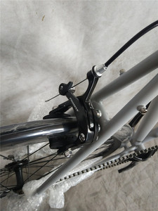 Bicicleta de Piñón Fijo 700C, Bicicleta de Pista de Una Velocidad, Neumáticos Delgados, Cuadro Gris, Frenos V Delanteros y Traseros, Bicicleta Urbana para Desplazamientos - Product Image 4