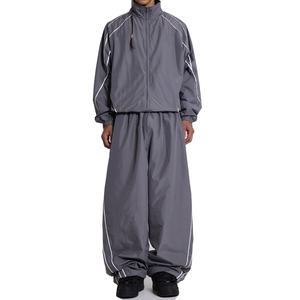 Pantalon de survêtement ample en polyester pour homme, avec bandes réfléchissantes personnalisées, séchage rapide, élastique, coupe empilée, coupe-vent, léger - Product Image 3