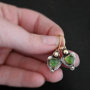 Pendientes de resina verde con diseño geométrico en forma de escudo, engaste de bisel, joyería para fiesta, postes de cobre para las orejas - Product Image 2