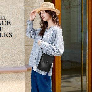 Bolso bandolera de cuero con bloqueo RFID para mujer |   Bolso de Hombro Pequeño Estilo Vintage |   Mini Bolso de Mano con Ranura para Tarjetas - Product Image 5