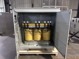 Trasformatore Trifase a Secco da 600kVA, Step-up o Step-down, Automatico e di Isolamento, da 480V a 380V - Product Image 4