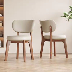 <span class=keywords><strong>Chaise</strong></span> de salle à manger moderne nordique en crème, fabriquée en bois massif et cuir souple, adaptée à l'utilisation hôtelière avec un design écologique - Product Image 2