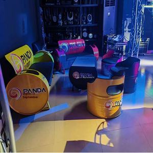 Conjunto de Tres Piezas de Estilo Industrial, Mesa de Recepción de Negocios con Diseño de Barril de Aceite de Metal, Sofá de Arte en Hierro, Barra Creativa para Sala de Estar - Product Image 1