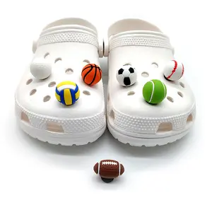 PVC 3D鞋护身符可爱篮球网球高尔夫足球鞋装饰批发散装设计师护身符派对免费礼品纪念品