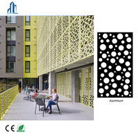 Panneaux de clôture en aluminium découpés au laser, perforés pour balustrades de balcon, rampes d'escalier, auvents et décoration de bâtiments