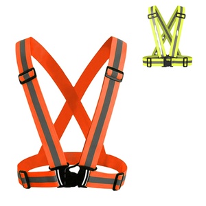 Gilet de sécurité noir réfléchissant pour la course nocturne – Bande réfléchissante haute visibilité avec logo personnalisable pour la sécurité - Product Image 6