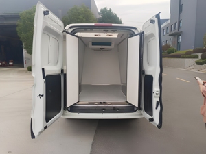 Fourgonnette Réfrigérée Électrique SAIC Maxus Pure Electric Mini 51 kWh Automatique EV -20°C ℃   Véhicule de livraison de produits de la mer et de viande congelée - Product Image 4
