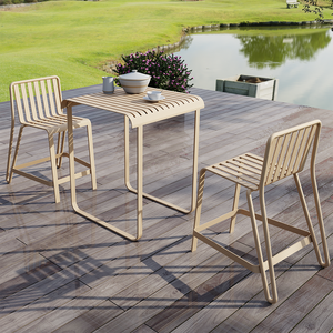 Chaise de jardin moderne en alliage d'aluminium rouge, minimaliste, légère, imperméable, empilable, avec pieds coniques pour une utilisation en extérieur - Product Image 4