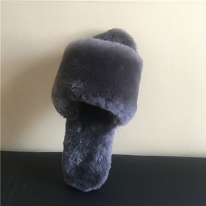 Pantuflas de Piel de Oveja con Pelo Largo y Rizado, Estilo Marni - Product Image 2