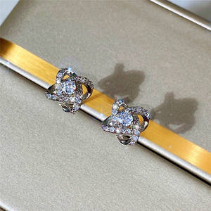 Orecchini a Perno Geometrici Jaires Placcati in Oro 18K con Diamanti Rotondi Incastonati, Gioielli Classici da Donna per Fidanzamento - Product Image 4