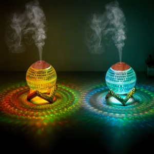 Nuevo Diseño de Humidificador Doméstico con Iones Negativos, Desinfección, Luz RGB de Colores, Alimentación USB, Bajo Ruido, Capacidad de 350 ml para el Hogar - Product Image 1