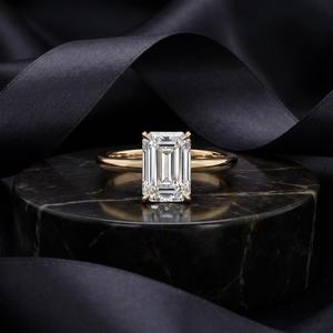 Anillo de Diamante Cultivado en Laboratorio con Corte Esmeralda de 2 Quilates, Oro Amarillo de 18K, Certificado IGI, Halo Oculto, Joyería de Compromiso de Lujo Discreto, Xinfly - Product Image 2
