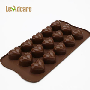 Moule à chocolat en <span class=keywords><strong>silicone</strong></span> <span class=keywords><strong>de</strong></span> <span class=keywords><strong>qualité</strong></span> <span class=keywords><strong>alimentaire</strong></span>, 15 cavités en forme <span class=keywords><strong>de</strong></span> cœur, idéal pour les gâteaux, adapté aux enfants, moule à chocolat souple DIY - Product Image 3