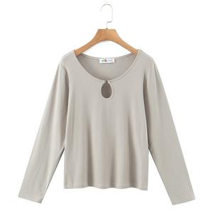 Camiseta interior de manga larga para mujer N8489, cuello hueco, ajuste ceñido, color liso, negro y color avena - Product Image 4