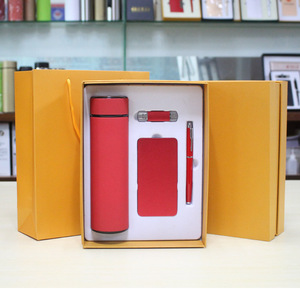 Set Regalo Aziendale con Penna Parker, Power Bank, Portafoglio e Chiavetta USB, Idee 2020 Set Regalo Promozionale di Lusso per Aziende - Product Image 3