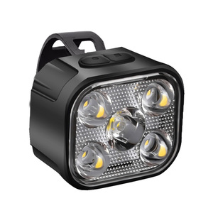 Feu arrière LED intelligent rechargeable étanche IP66 avec 6 modes, super lumineux, à fixer sur la roue pour vélo, idéal pour la conduite nocturne - Product Image 4