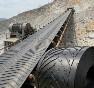 BOTHWIN Endüstriyel Çelik Kauçuk Chevron Desenli Konveyör Bandı, Shandong Ocaklarında Keskin Eğimli Agrega Taşımacılığı için - Product Image 1