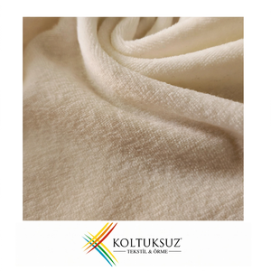 Rollo de tela de rizo peinado de color beige de 240 g/m², 80 % algodón, 20 % poliéster, para mantas, fabricado en Turquía, venta al por mayor - Product Image 1