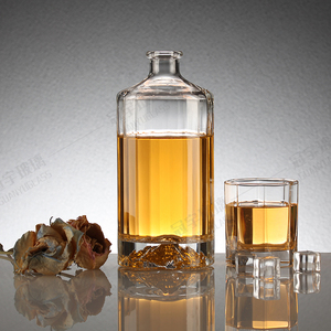 Rond vide 500ml 750ml alcool <span class=keywords><strong>whisky</strong></span> <span class=keywords><strong>liqueur</strong></span> vodka verre boisson vin <span class=keywords><strong>liqueur</strong></span> bouteille avec fermeture en liège - Product Image 1