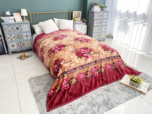 Wholesale <strong>Polyester</strong> Luxury Super Soft Embossed Quality Modern Solid Color <strong>Plain</strong> 1 Ply Flannel Fleece Throw <strong>Blanket</strong> - Product Image 3