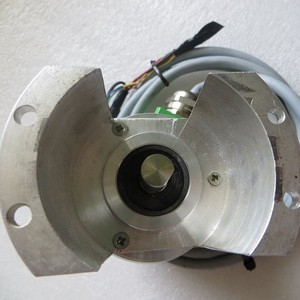 Encoder Industrial Elco EAM58CR4096/4096G8/28SXX10S3PCR Tipo Incremental para Sistemas de Automatización - Product Image 3