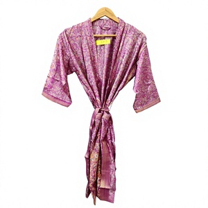 Elegante Bata de Seda Floral para Mujer, Manga Corta, Cuello Redondo, Larga, Estampada, de Satén Suave, Ropa de Dormir para Primavera - Product Image 1